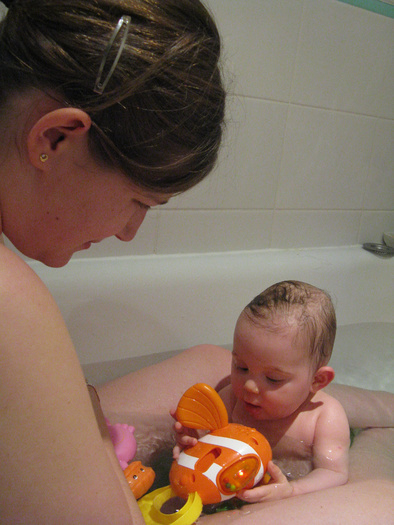 Au bain avec Maman